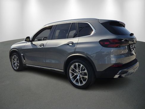 Certified 2024 BMW X5 xDrive40i w/ Premium Package image 5