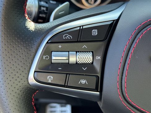 Used 2025 Genesis G70 3.3T Advanced w/ Sport Prestige Package image 24