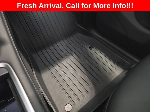 Used 2024 Tesla Model Y Long Range AWD/4WD image 9