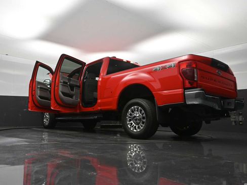 Used 2020 Ford F250 XLT w/ XLT Premium Package AWD/4WD image 42