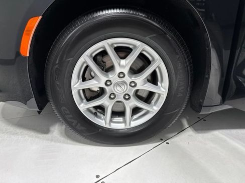 Used 2020 Chrysler Voyager LX FWD image 6