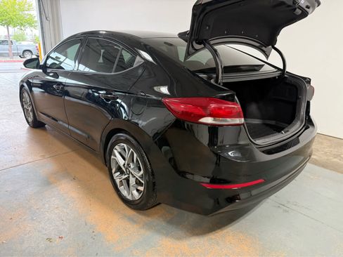 Used 2018 Hyundai Elantra SEL FWD image 4