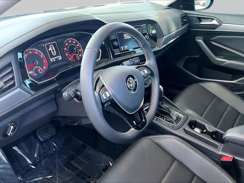Used 2021 Volkswagen Jetta SE FWD image 18