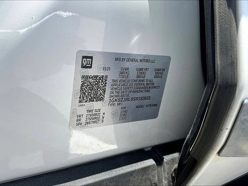 Used 2025 GMC Yukon XL Denali AWD/4WD image 33