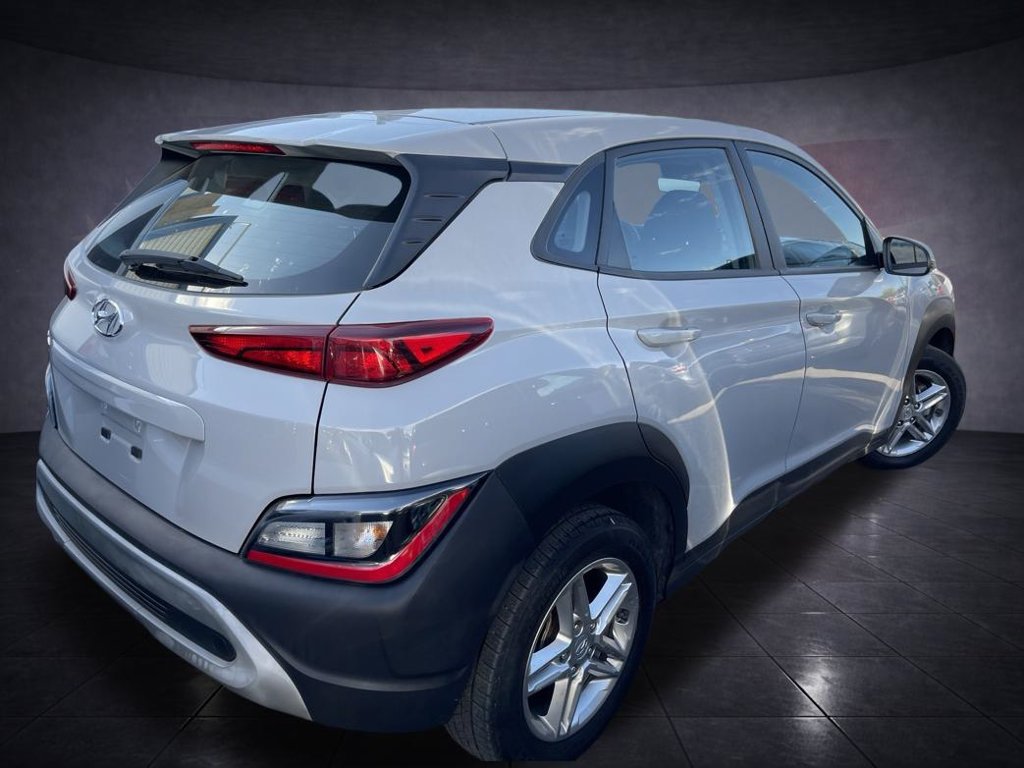 Used 2023 Hyundai Kona SE FWD image 3