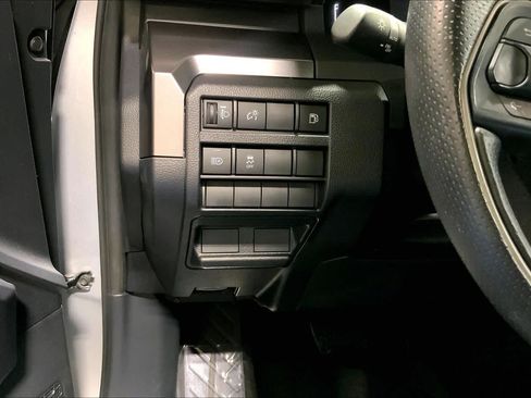 Used 2025 Toyota 4Runner SR5 AWD/4WD image 35