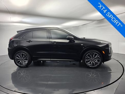 Used 2024 Cadillac XT4 Sport FWD image 3