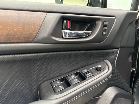 Used 2017 Subaru Outback 3.6R Limited image 12