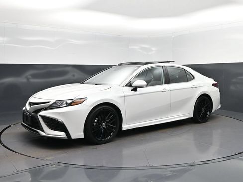 Used 2024 Toyota Camry XSE w/ Navigation Package AWD/4WD image 3
