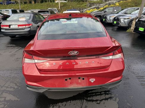 Used 2022 Hyundai Elantra SEL w/ Convenience Package image 4