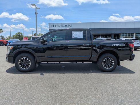 Used 2021 Nissan Titan PRO-4X w/ Pro-4x Convenience Package AWD/4WD image 7