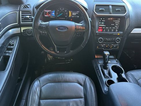 Used 2017 Ford Explorer XLT w/ Equipment Group 202A FWD image 14