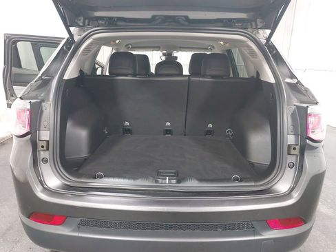 Used 2022 Jeep Compass Latitude image 12