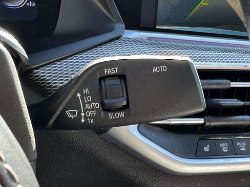 Used 2022 BMW X6 xDrive40i w/ M Sport Package image 31