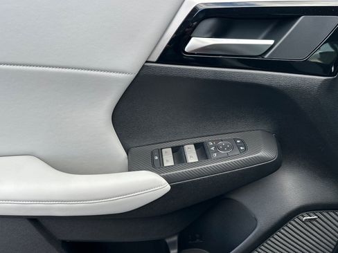 New 2026 Mitsubishi Outlander SE image 10