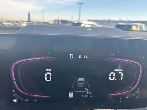 Used 2023 Kia Telluride LX image 9