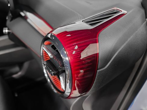 Used 2025 Chevrolet Equinox RS w/ Safety and Technology Package FWD image 20