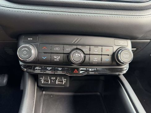 Certified 2022 Dodge Durango SXT w/ Blacktop Package AWD/4WD image 26