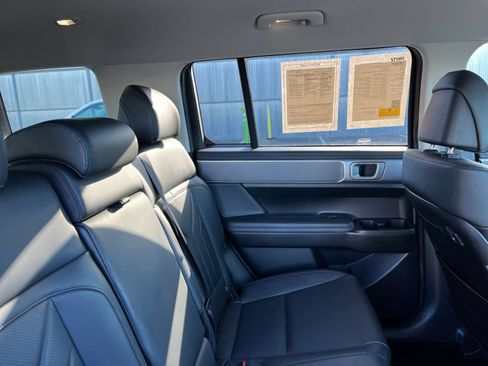 Used 2025 Hyundai Santa Fe SEL FWD image 38