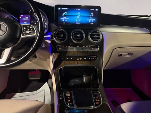 Used 2022 Mercedes-Benz GLC 300 image 11