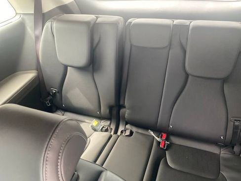 Used 2026 Kia Carnival EX FWD image 8