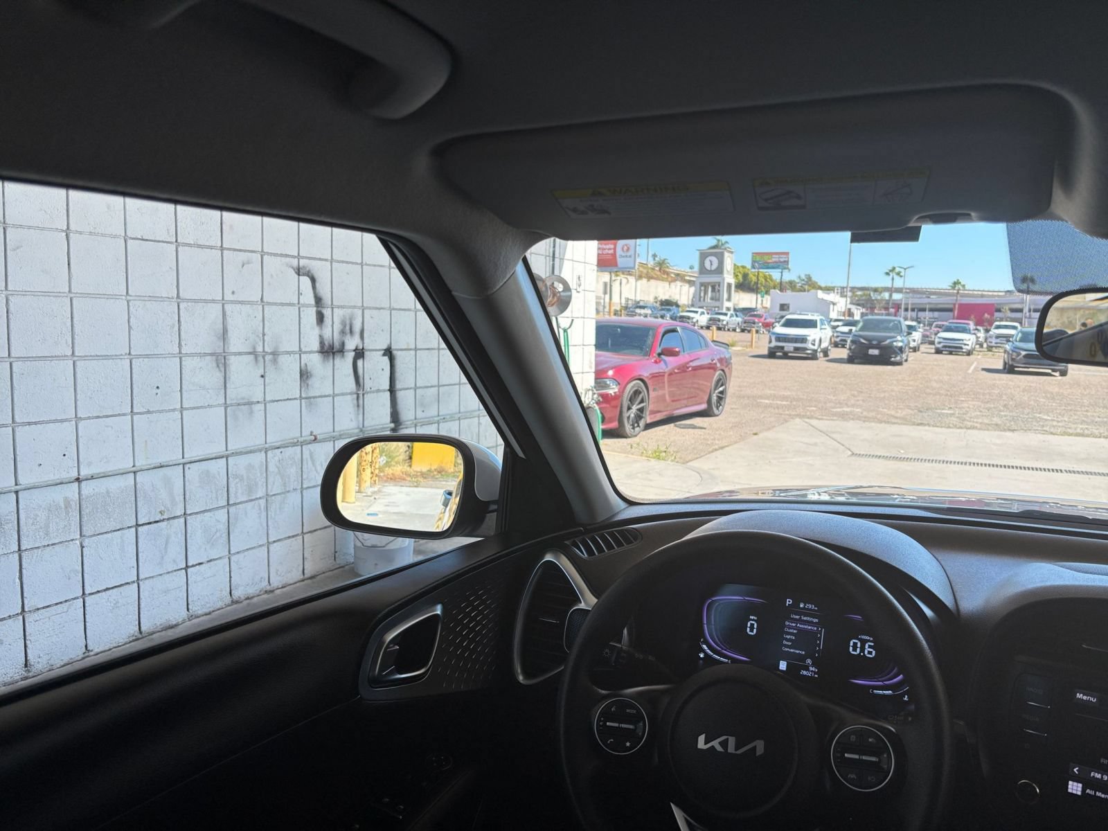 Used 2025 Kia Soul LX w/ LX Technology Package FWD image 31