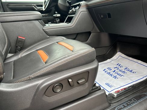 Used 2023 GMC Sierra 1500 AT4 w/ AT4 Premium Package image 17