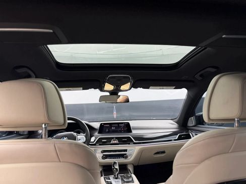Used 2019 BMW 750i xDrive w/ Executive Package AWD/4WD image 41