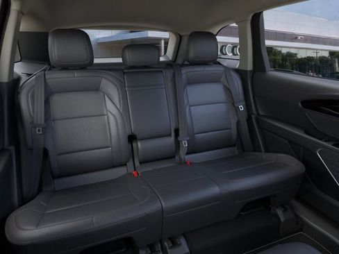 New 2026 Lincoln Nautilus Premier image 11