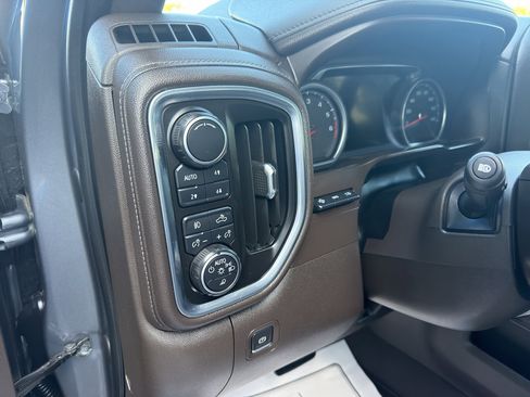 Used 2019 Chevrolet Silverado 1500 LTZ w/ LTZ Plus Package AWD/4WD image 18