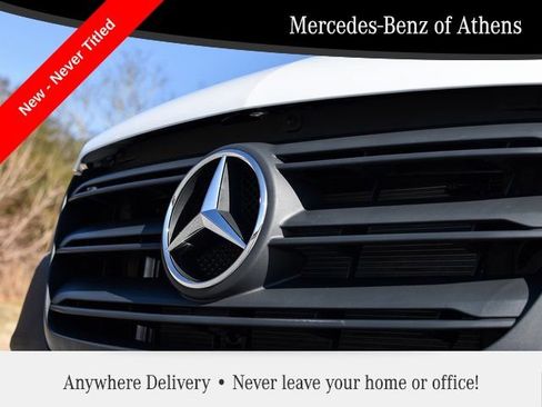 Used 2024 Mercedes-Benz Sprinter 2500 image 4