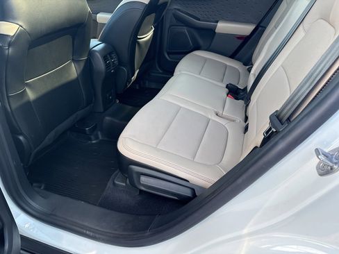 Used 2020 Ford Escape Titanium image 20