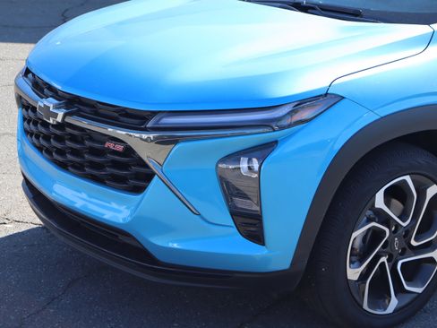 Used 2025 Chevrolet Trax RS w/ Driver Confidence Package FWD image 6