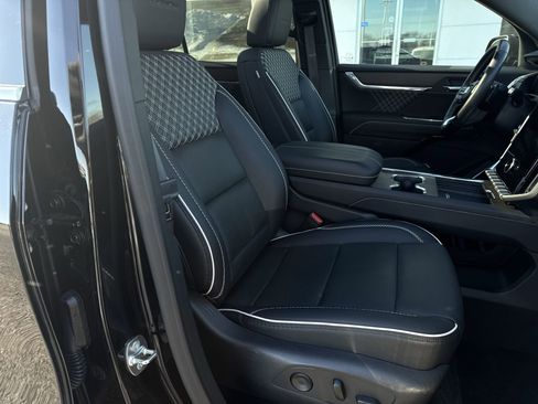 Certified 2024 GMC Acadia Denali image 29