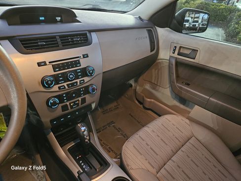 Used 2010 Ford Focus SE image 27