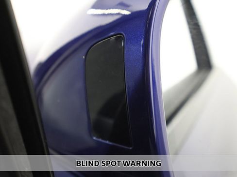 Used 2022 Porsche Macan Base image 7