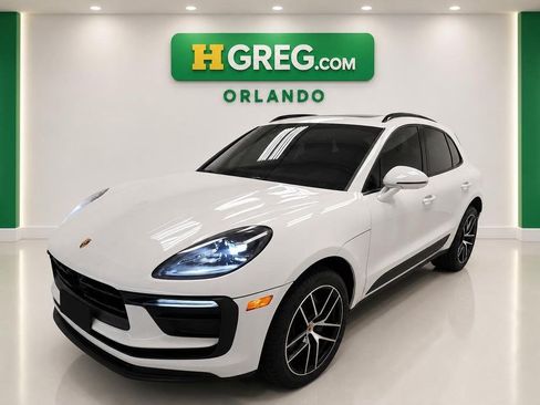 Used 2024 Porsche Macan w/ Premium Plus Package AWD/4WD image 4