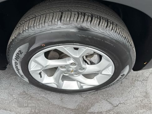 Used 2024 Chevrolet Trax LS w/ LS Convenience Package FWD image 13