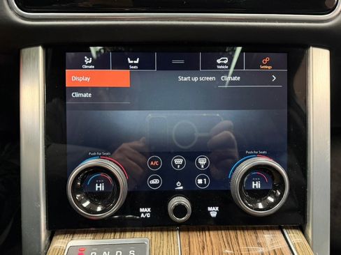 Used 2019 Land Rover Range Rover HSE image 42