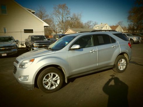 Used 2017 Chevrolet Equinox LT w/ Convenience Package image 1