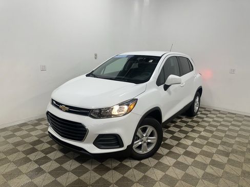 Certified 2022 Chevrolet Trax LS w/ Tint and Cruise Package image 1
