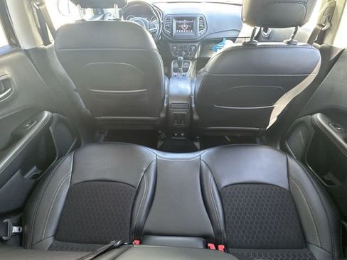 Used 2019 Jeep Compass Latitude FWD image 21