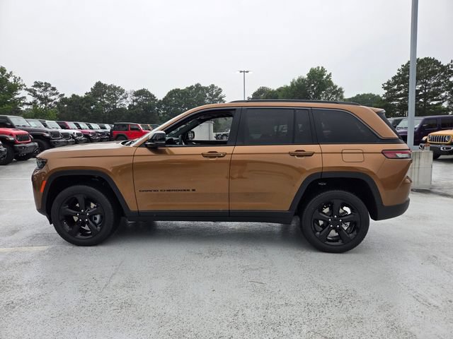 New 2026 Jeep Grand Cherokee Limited w/ Limited Altitude Package RWD image 4
