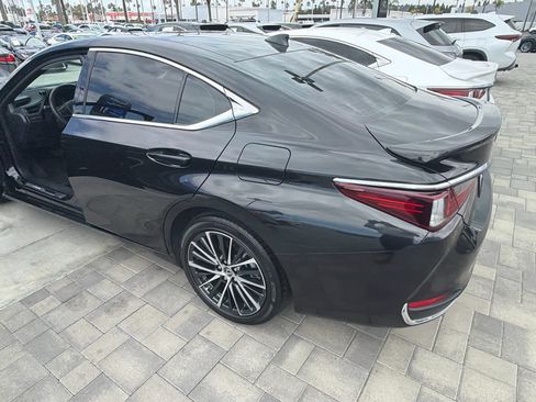 Used 2024 Lexus ES 300h w/ Premium Package FWD image 5