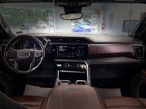 Used 2024 GMC Sierra 2500 Denali Ultimate AWD/4WD image 22