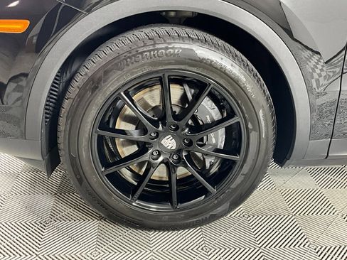 Used 2024 Porsche Cayenne image 29