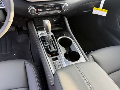 New 2025 Nissan Altima 2.5 SL image 16