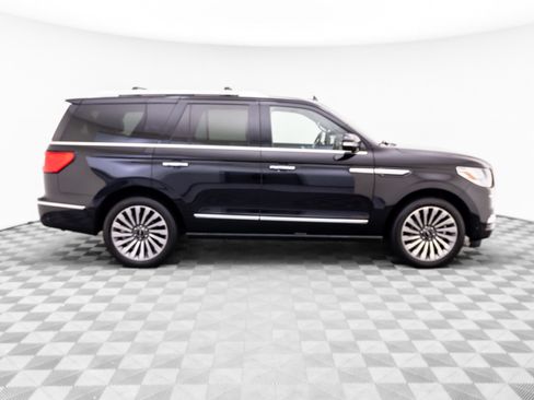 Used 2019 Lincoln Navigator Reserve AWD/4WD image 6