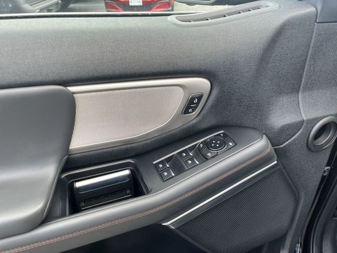 Certified 2025 Ford Expedition Active AWD/4WD image 5