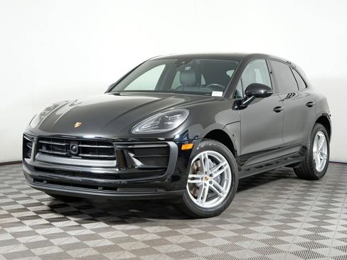 Certified 2023 Porsche Macan AWD/4WD image 1